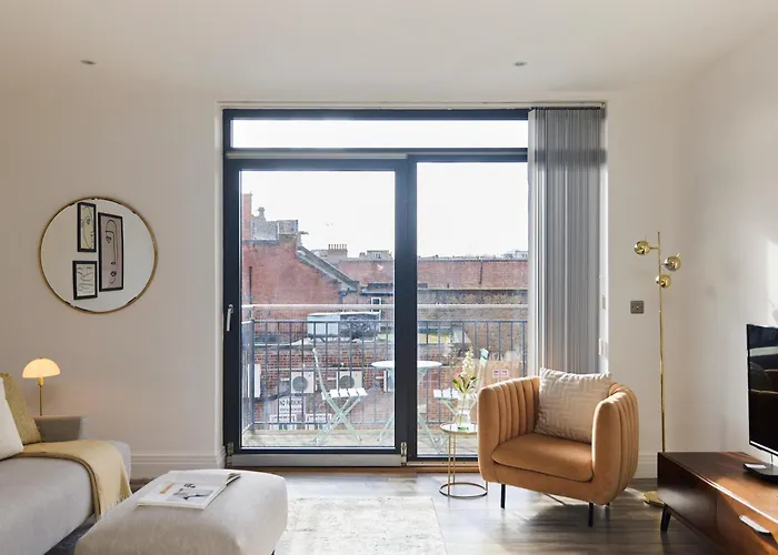 The Harlesden Place - Modern 3Bdr Flat With Balcony
