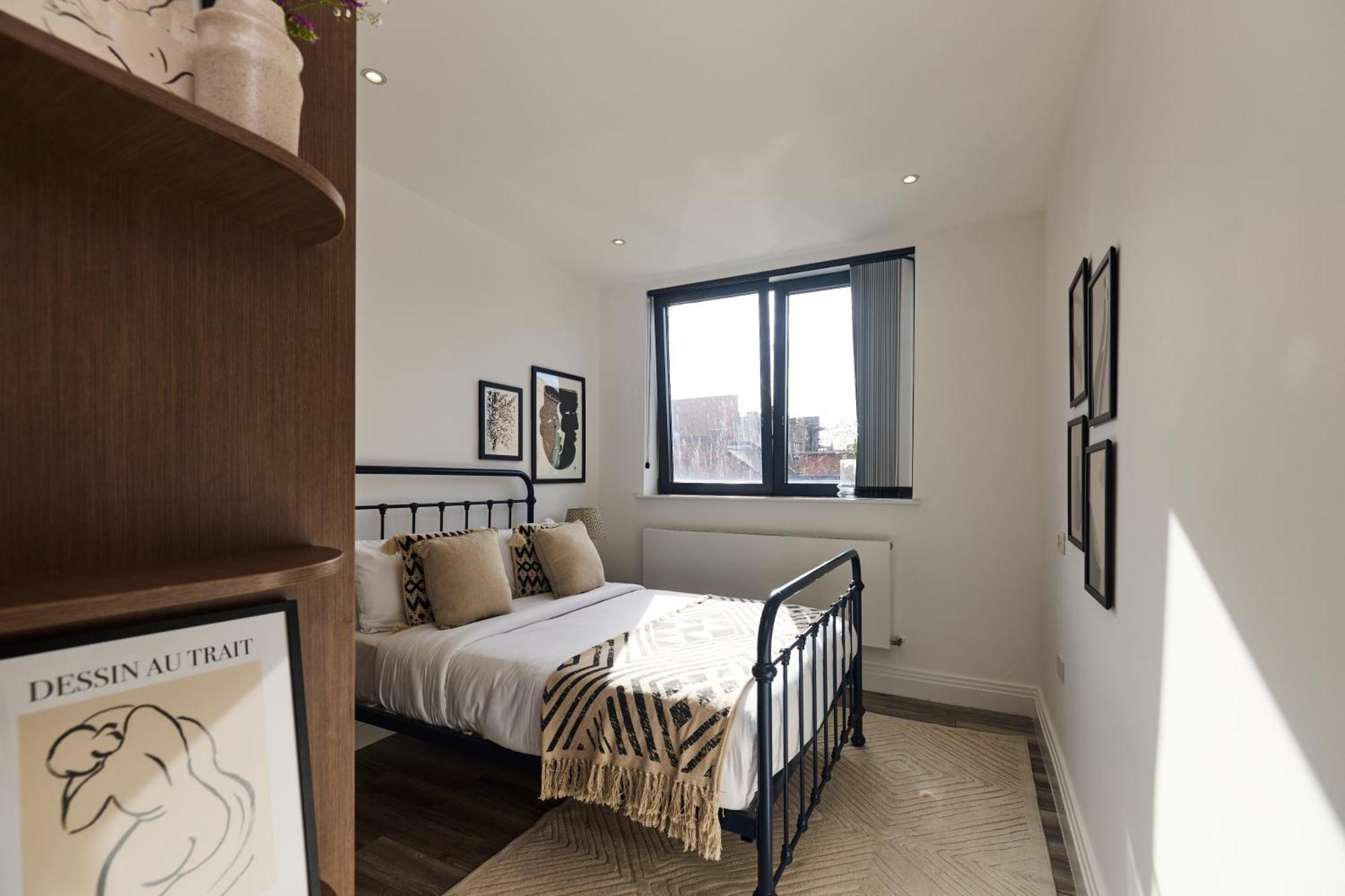 The Harlesden Place - Modern 3bdr Flat With Balcony Лондон
