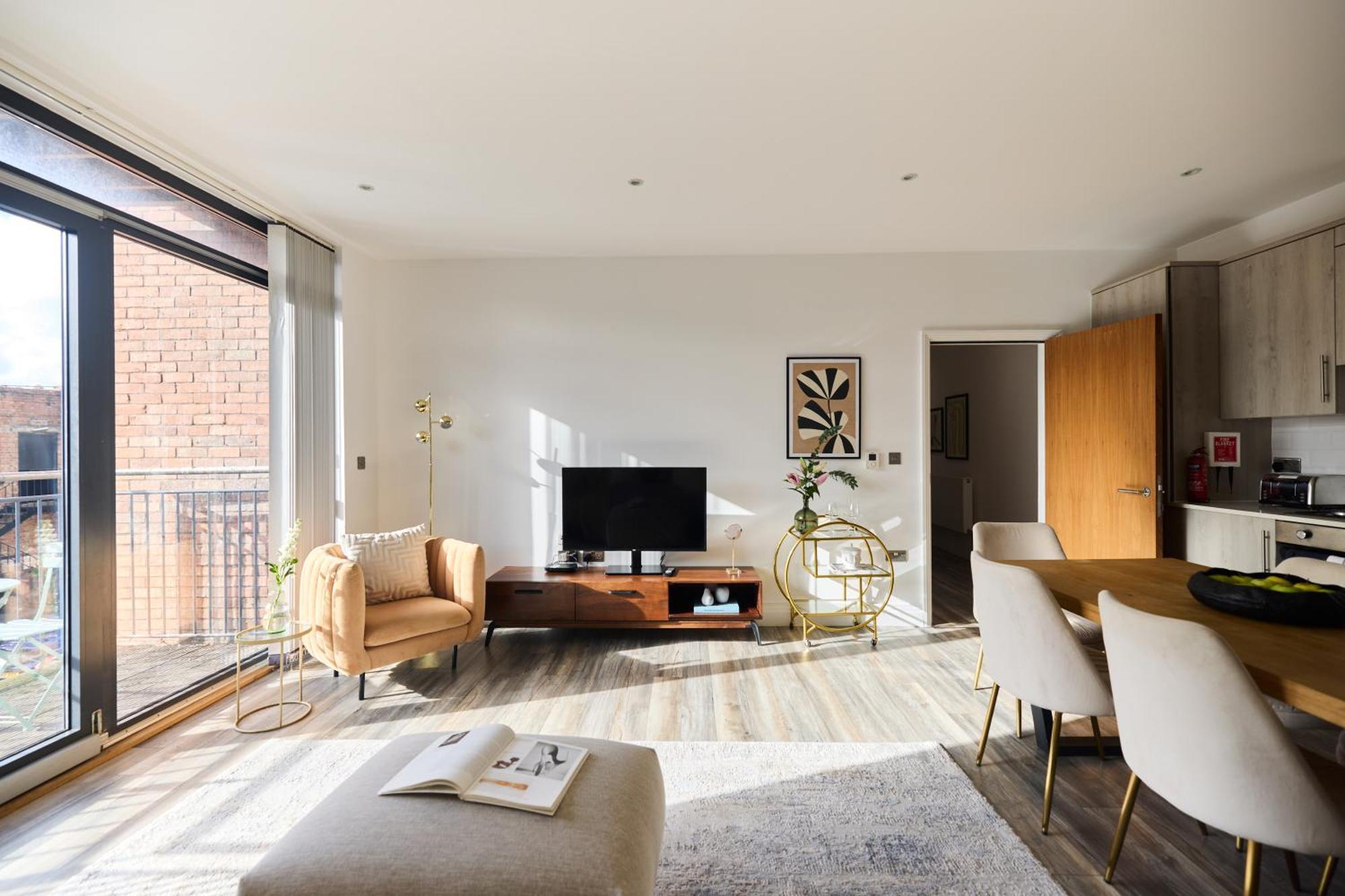 The Harlesden Place - Modern 3bdr Flat With Balcony * Лондон