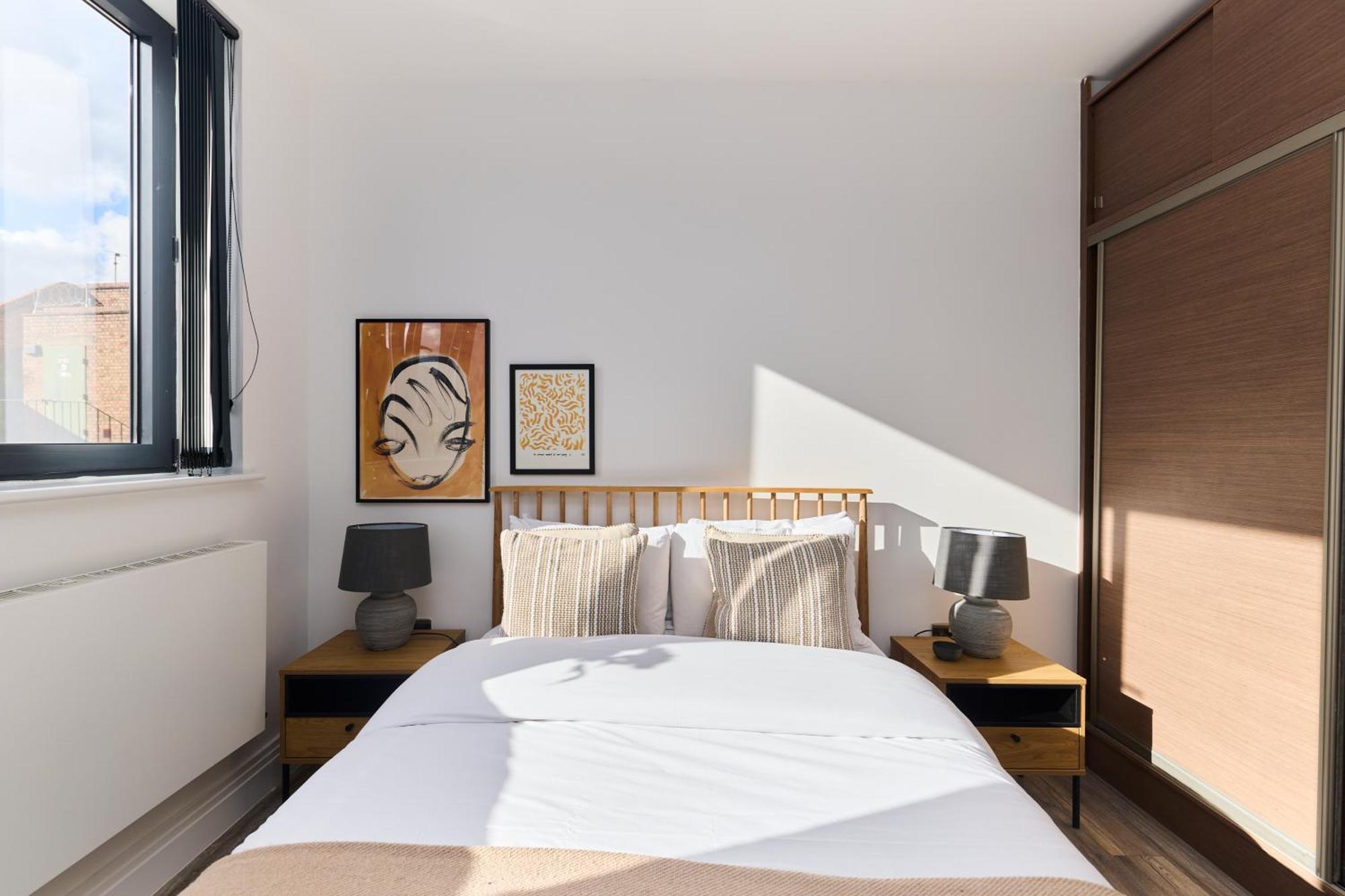 The Harlesden Place - Modern 3bdr Flat With Balcony * Лондон