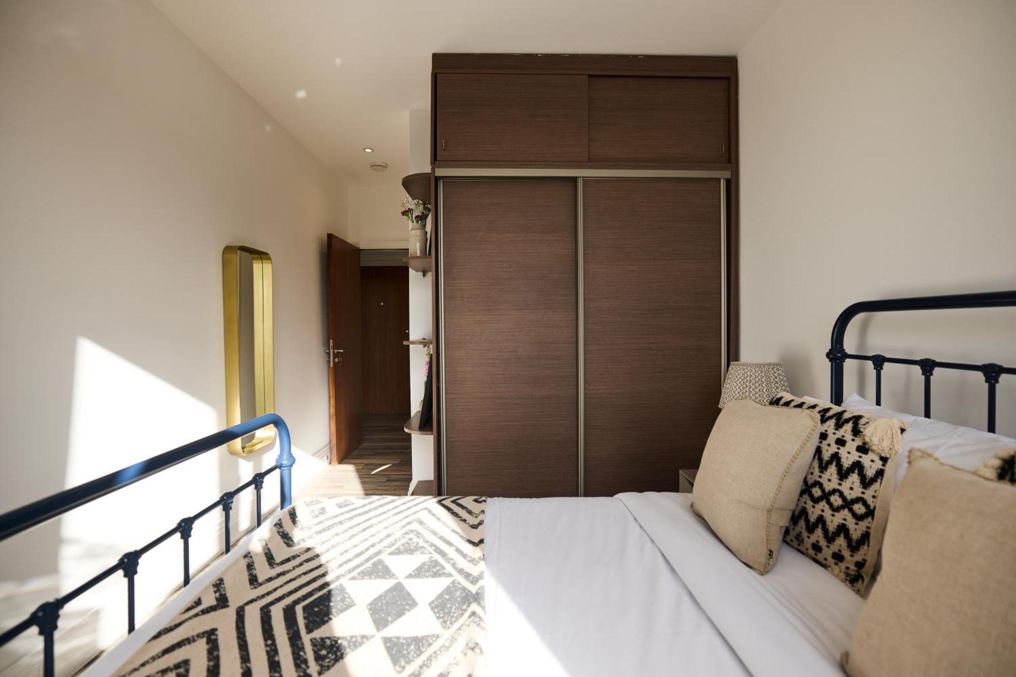 Апартаменты The Harlesden Place - Modern 3bdr Flat With Balcony *